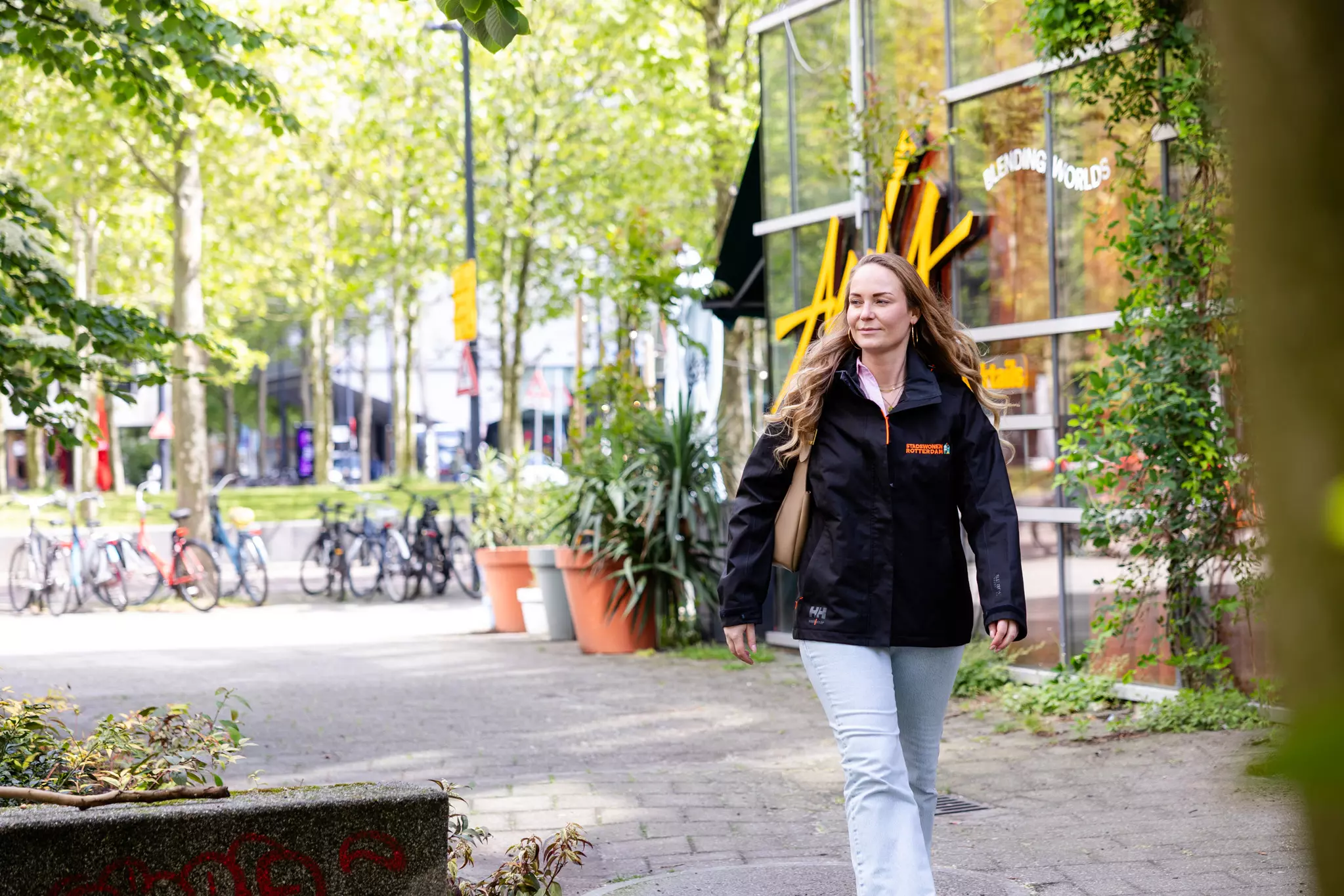 Informele plek waar collega’s van Woonstad samen koffiedrinken.